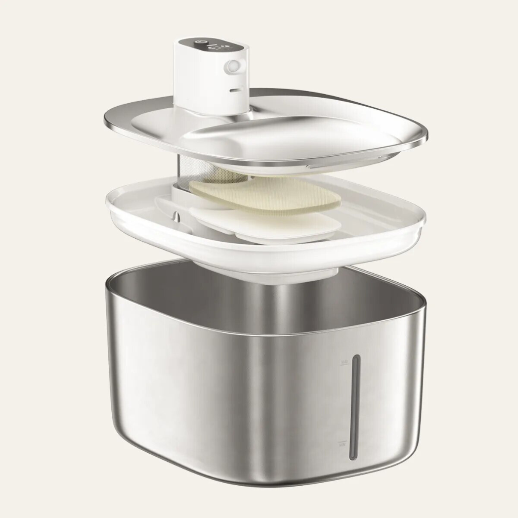 PureFlow Fountain – Fresh, Filtered Water for a Healthier Cat